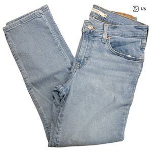 Levi’s Light Wash Boyfriend Jeans size 27